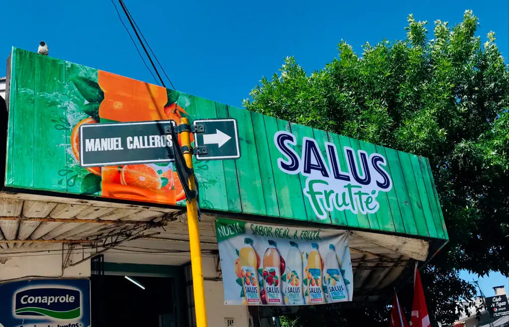 Cartelería Salus — vinilo e impresión de Ideas Ripped