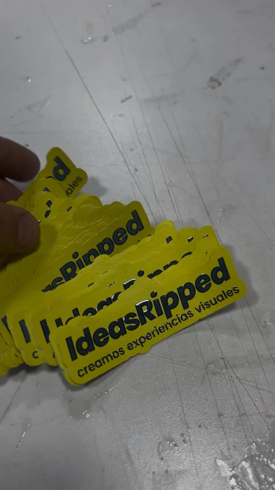 Stickers con barniz sectorizado